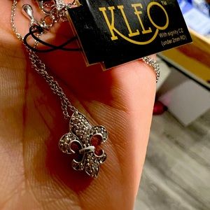 Silver and zirconia necklace